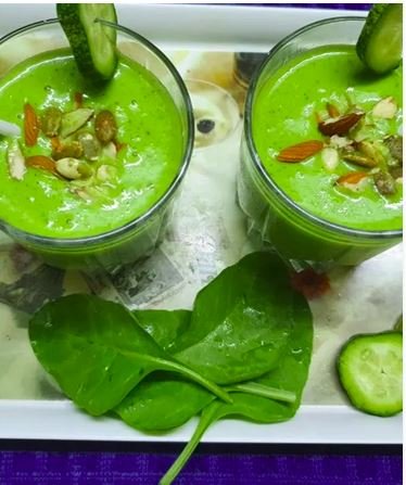 Green Apple, Kale, Spinach Ginger and Lemon Smoothie