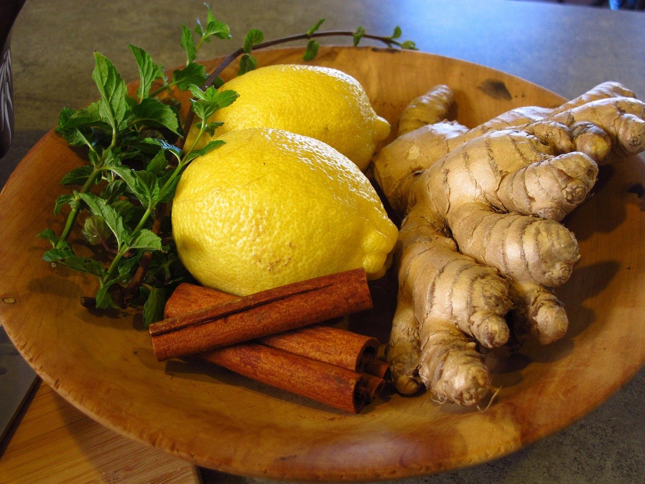 Lemon Ginger Cinnamon Water for Weight Loss