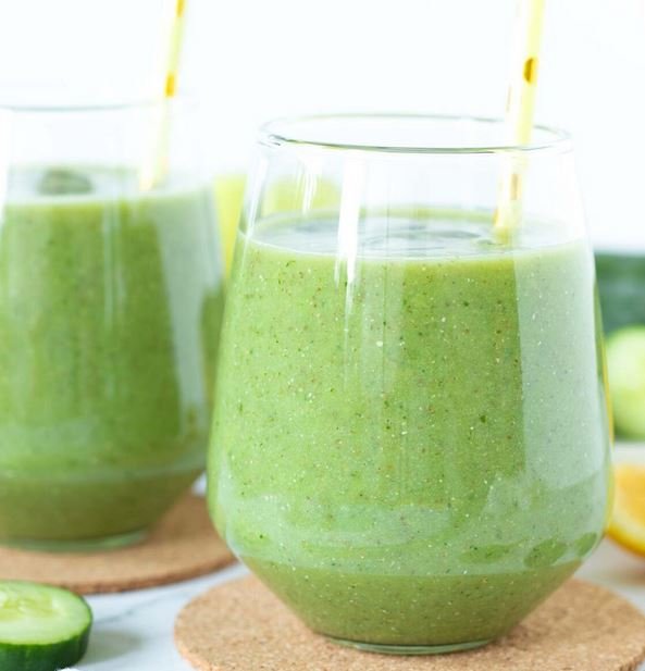 Green Cucumber Spinach Apple Smoothie