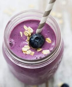 Oatmeal Berry Smoothie for Weight Loss