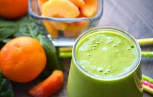 Peach Spinach Smoothie for Weight Loss