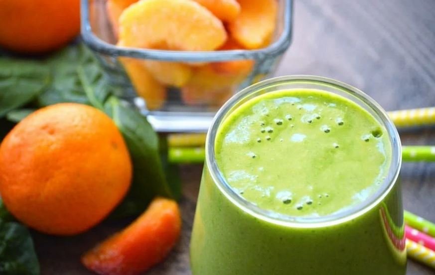 Peach Spinach Smoothie for Weight Loss