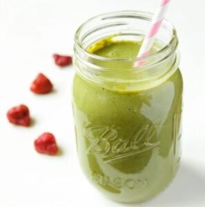 Strawberry Kale Yogurt Smoothie