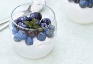 Creamy Lactose-Free Yogurt Parfait with Blueberries