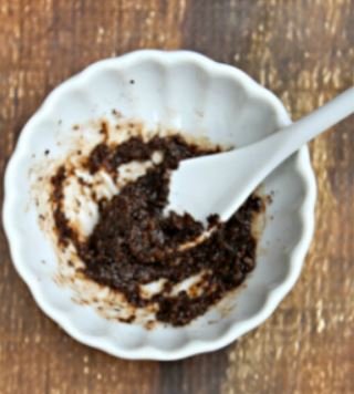 Coffee Ground & Coconut Oil Exfoliating Mask