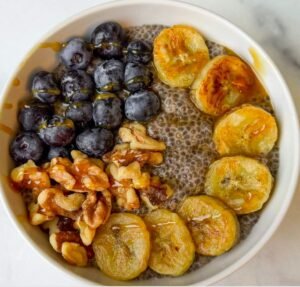 Warm Chia Seed Pudding With Cinnamon & Banana